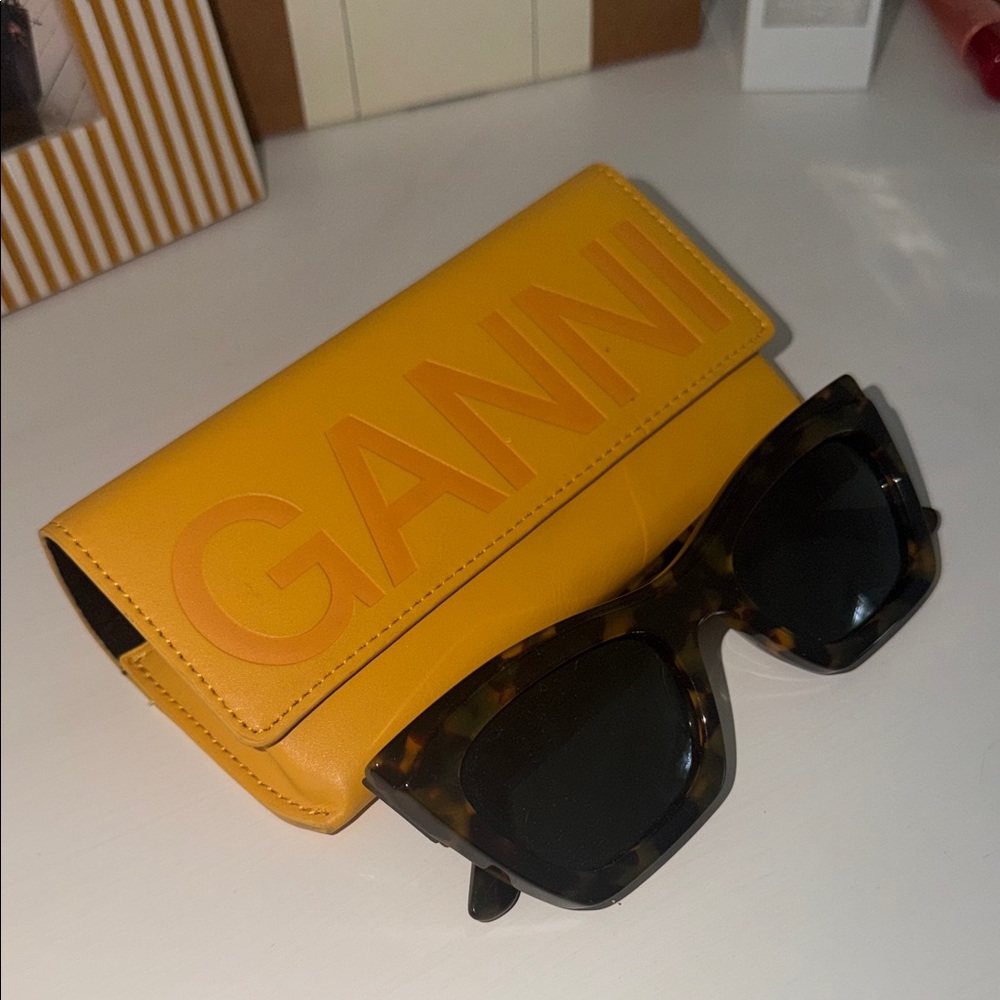 Ganni Sunglasses with Tortoiseshell Frames - comes with Case and Authentication